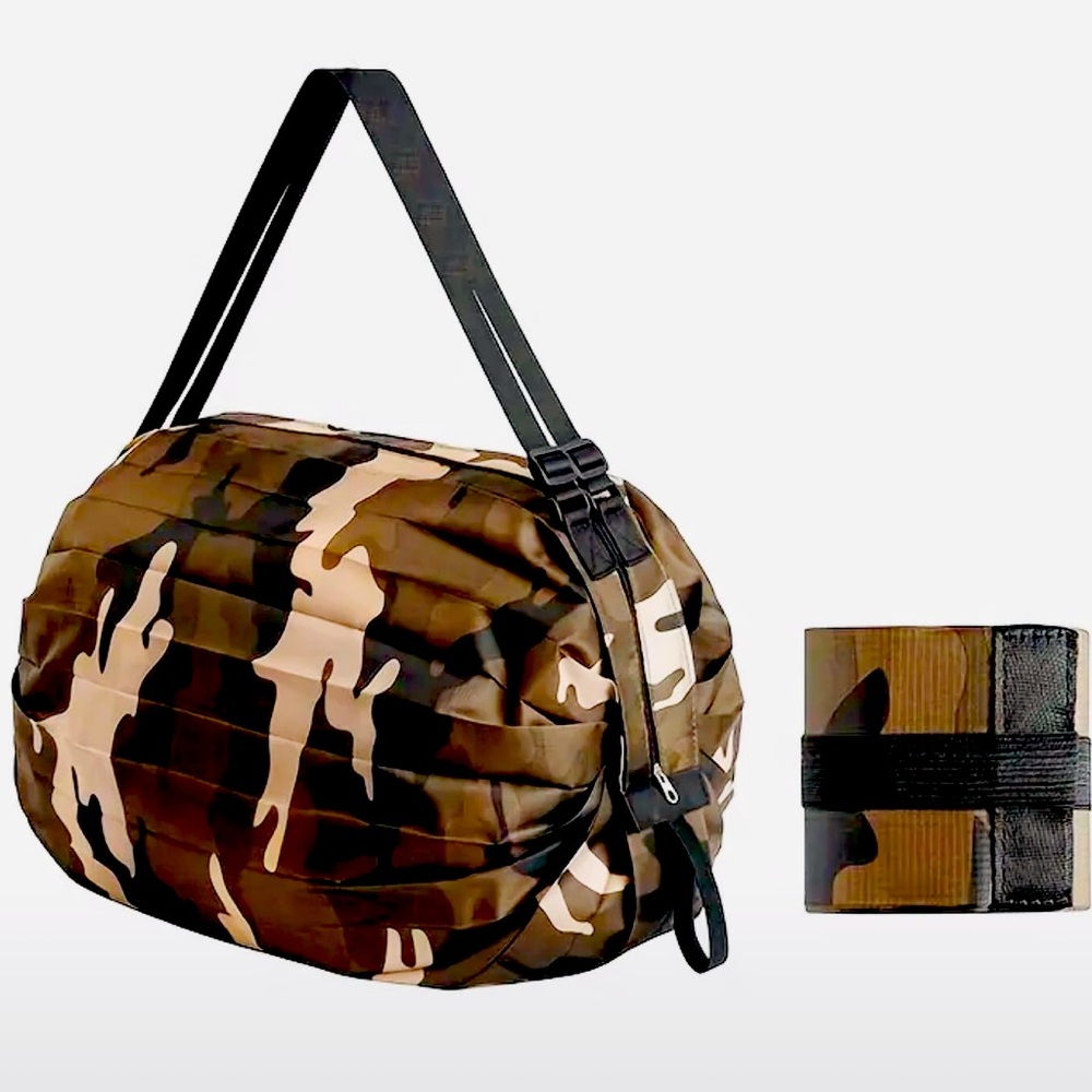 New - Ultra-Lightweight & Durable Foldable Duffel/ Shoulder Bag - Camo